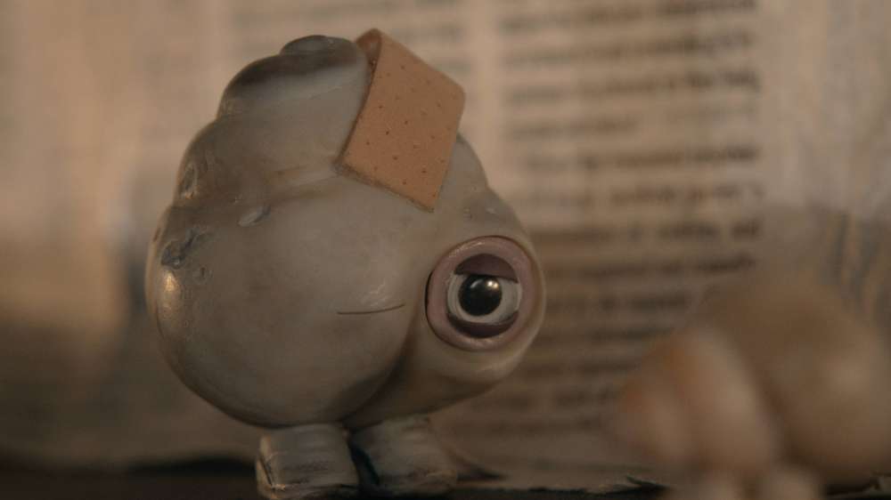 MARCEL THE SHELL WITH SHOES ON